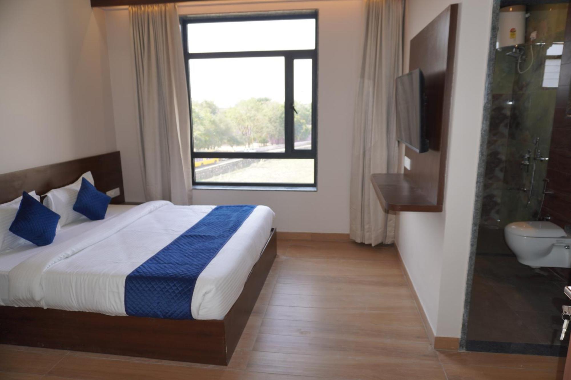 Hotel Sisodiya Palace Khatu Экстерьер фото