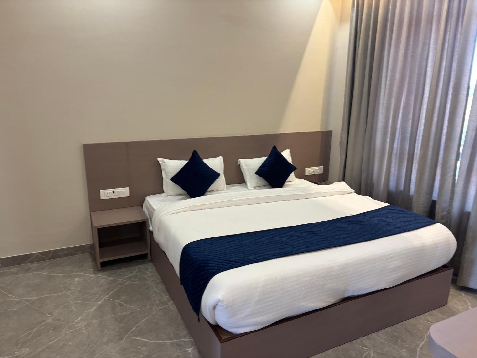 Hotel Sisodiya Palace Khatu Экстерьер фото