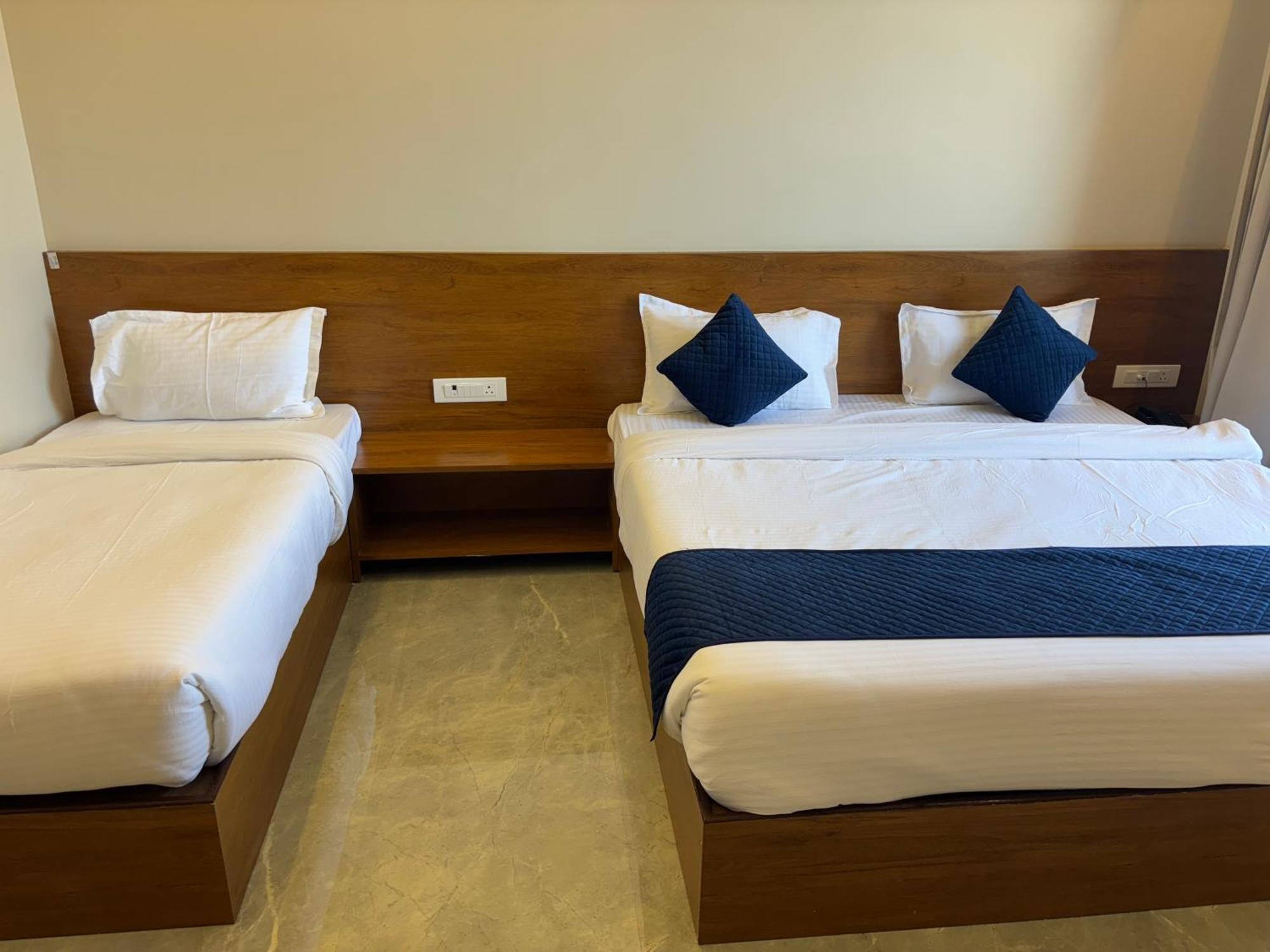 Hotel Sisodiya Palace Khatu Экстерьер фото