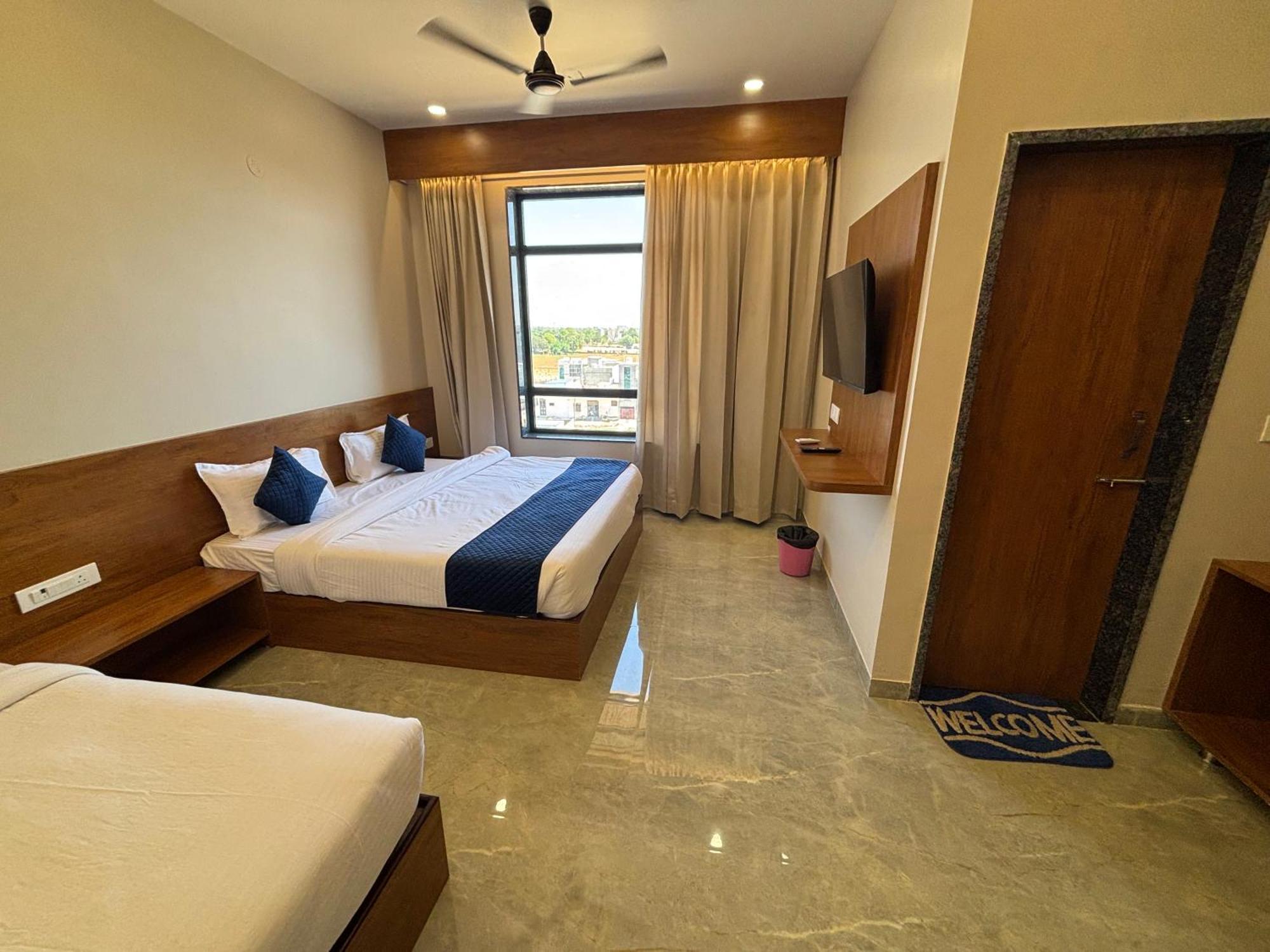 Hotel Sisodiya Palace Khatu Экстерьер фото