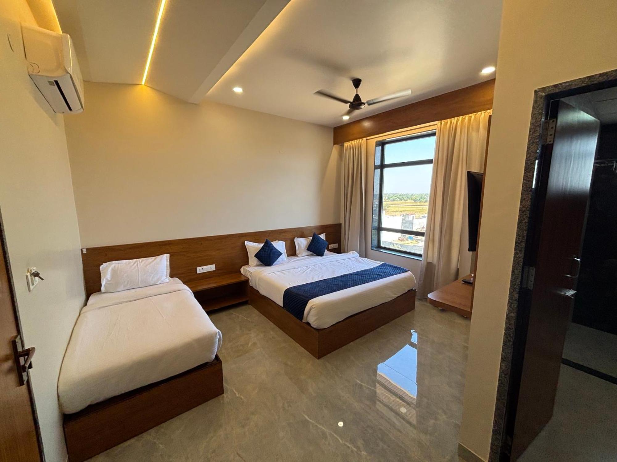Hotel Sisodiya Palace Khatu Экстерьер фото