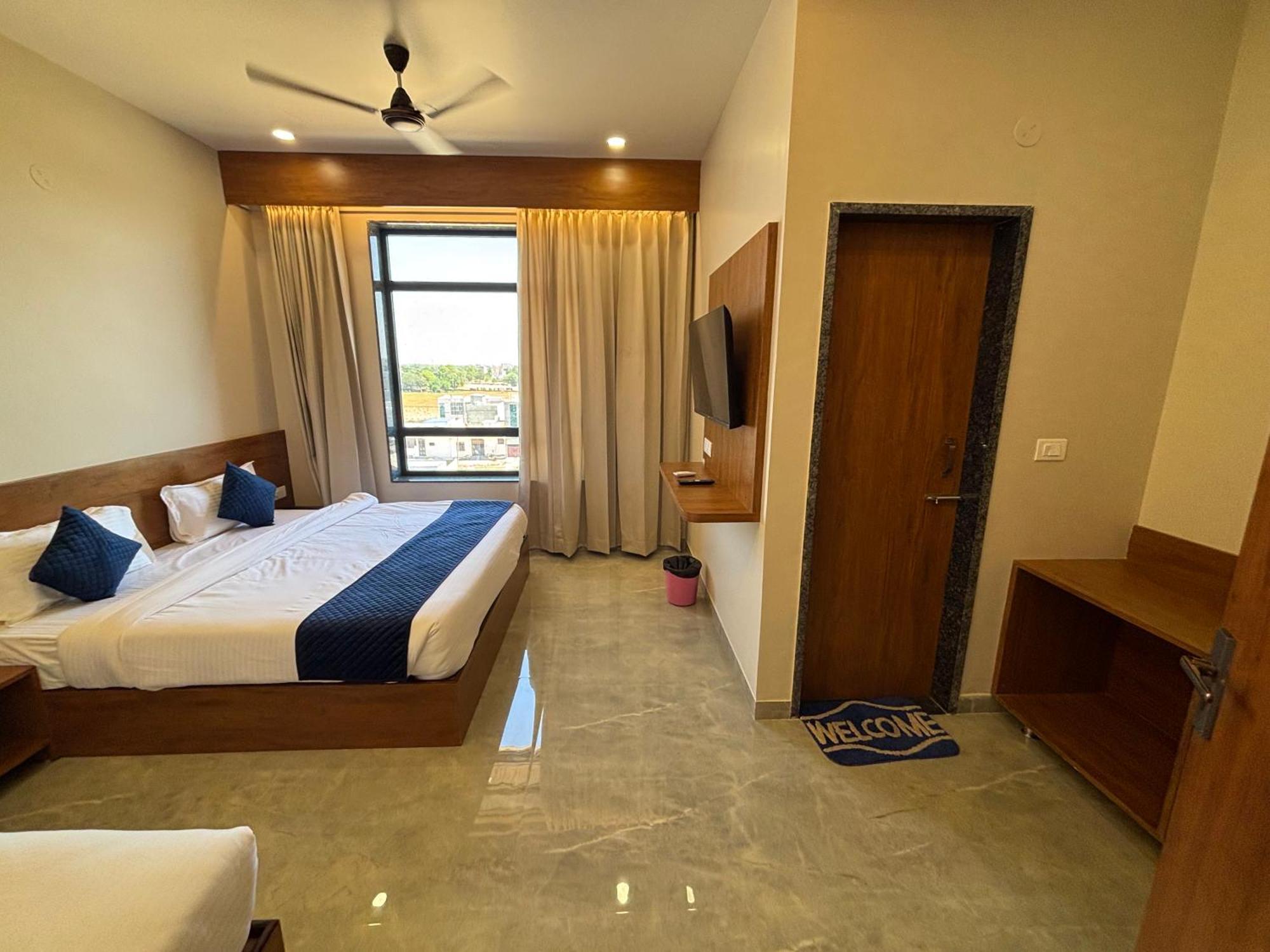 Hotel Sisodiya Palace Khatu Экстерьер фото